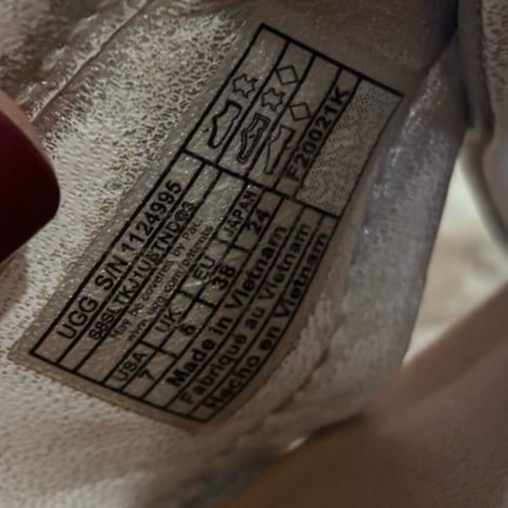 UGG Zayne Crossband Metallic Leather Platform Sandals - Picture 9 of 9